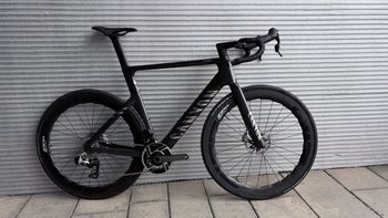 Used Canyon Aeroad CFR eTap 2024 2024 Road & Gravel, Black — image 1 of 17