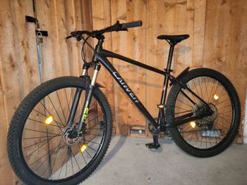 Used Carver Strict 150 2023 Mountainbike, Black — image 1 of 12