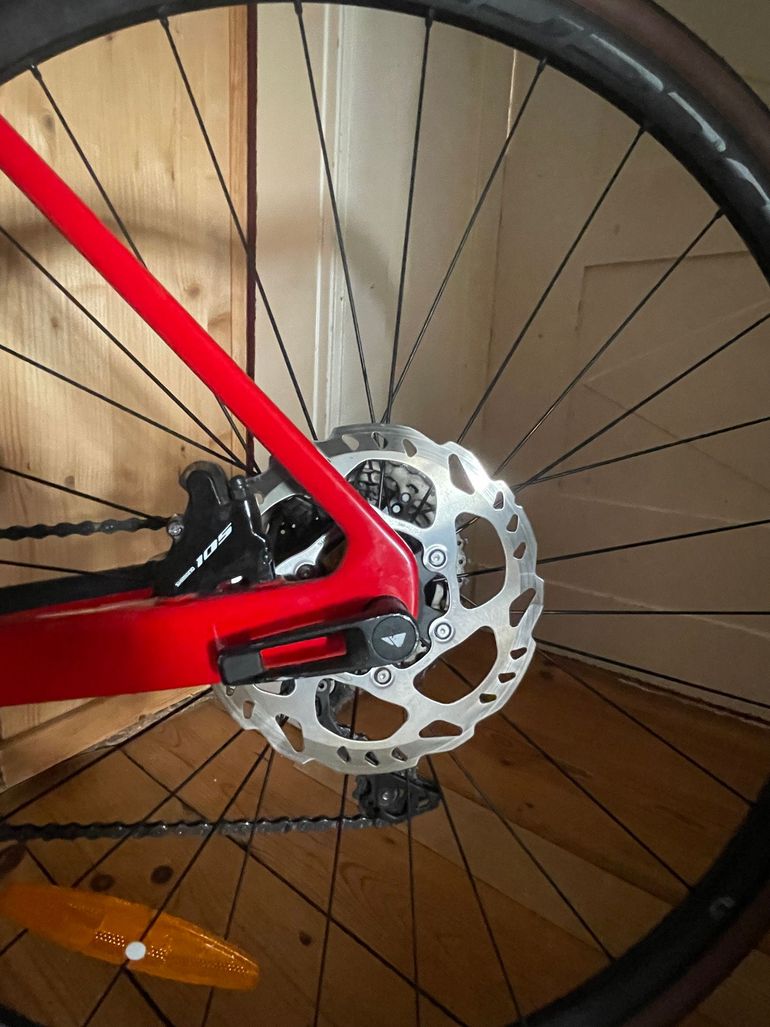 Used Canyon Endurace CF 7 2022 2022 Road & Gravel, Red — image 3 of 6