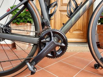 Used Scott Addict RC 15 2024 2024 Road & Gravel, Light Gray — image 3 of 11