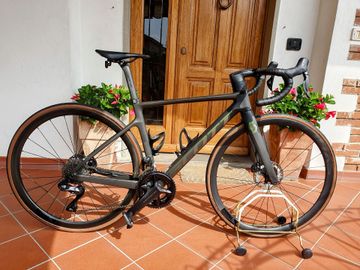Used Scott Addict RC 15 2024 2024 Road & Gravel, Light Gray — image 1 of 11