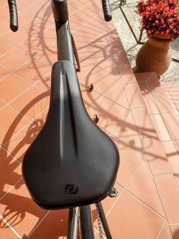 Used Scott Addict RC 15 2024 2024 Road & Gravel, Light Gray — image 10 of 11