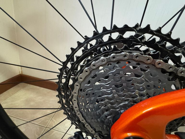 Used Trek Supercaliber Shimano XTR 2022 Mountainbike, Red — image 25 of 39