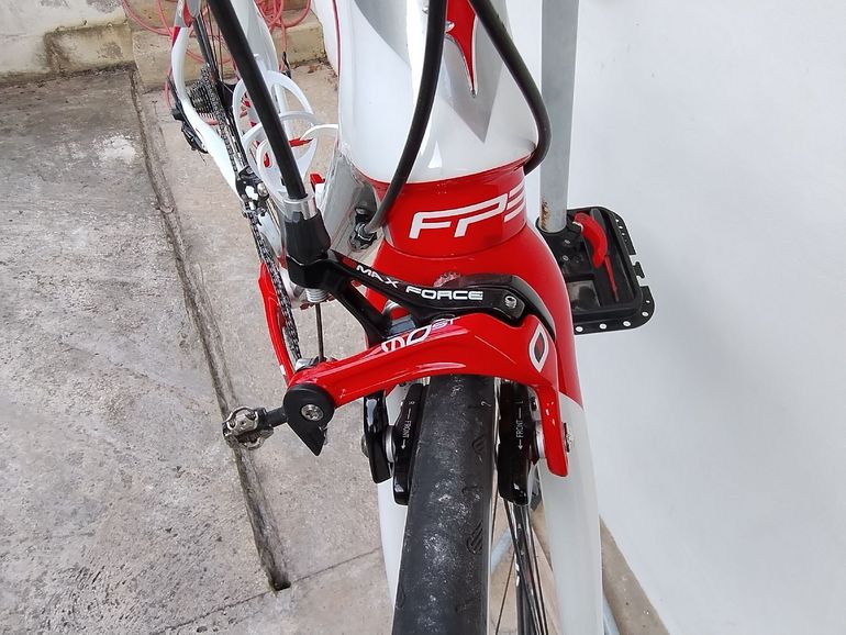 Used Pinarello Fp3 2011 2011 Road & Gravel, White — image 5 of 7