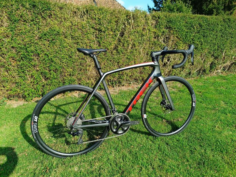 Used Trek Émonda SL 5 2023 2023 Road & Gravel, Light Gray — image 1 of 3