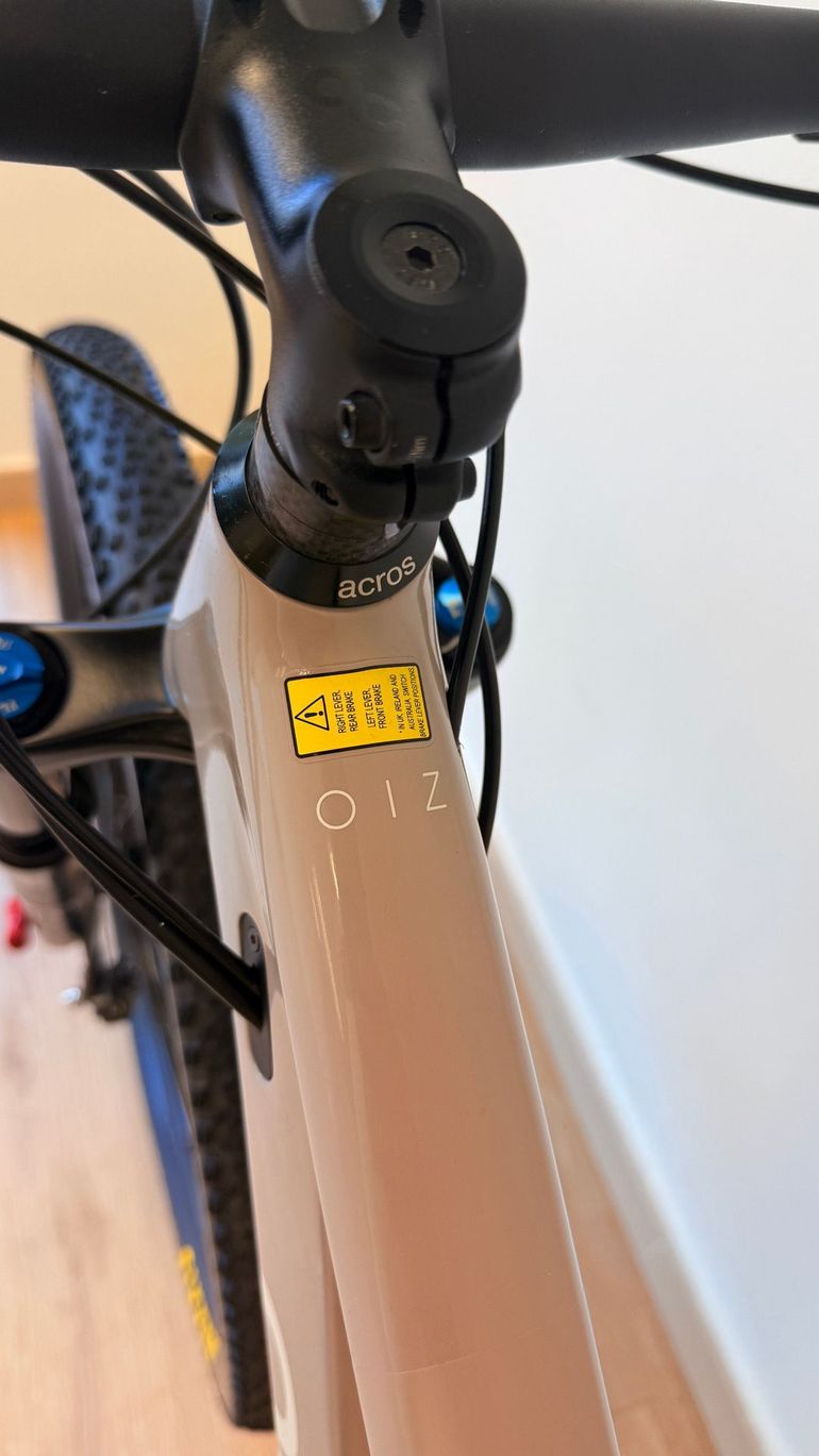 Used Orbea OIZ H30 2023 2023 Mountainbike, Light Gray, 29 — image 12 of 12