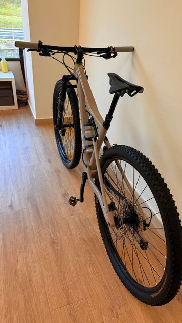 Used Orbea OIZ H30 2023 2023 Mountainbike, Light Gray, 29 — image 8 of 12