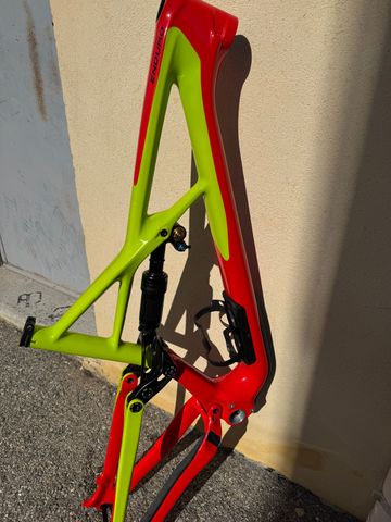 Used Specialized S-Works Enduro 650b 2017 Frameset 2017 Mountainbike, Red, 27.5 — image 3 of 5