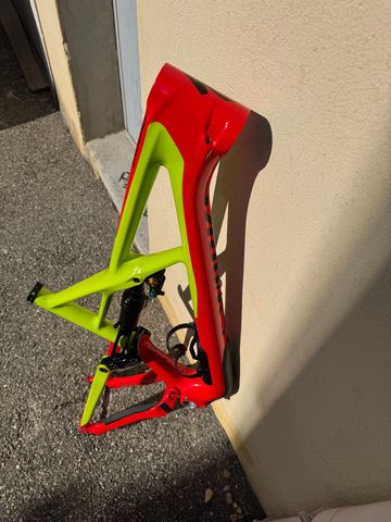 Used Specialized S-Works Enduro 650b 2017 Frameset 2017 Mountainbike, Red, 27.5 — image 1 of 5