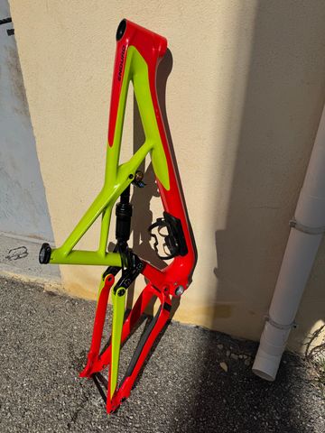 Used Specialized S-Works Enduro 650b 2017 Frameset 2017 Mountainbike, Red, 27.5 — image 4 of 5