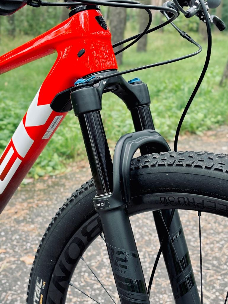 Used Trek Procaliber 9.8 2023 2023 Mountainbike, Red, 29 — image 4 of 11