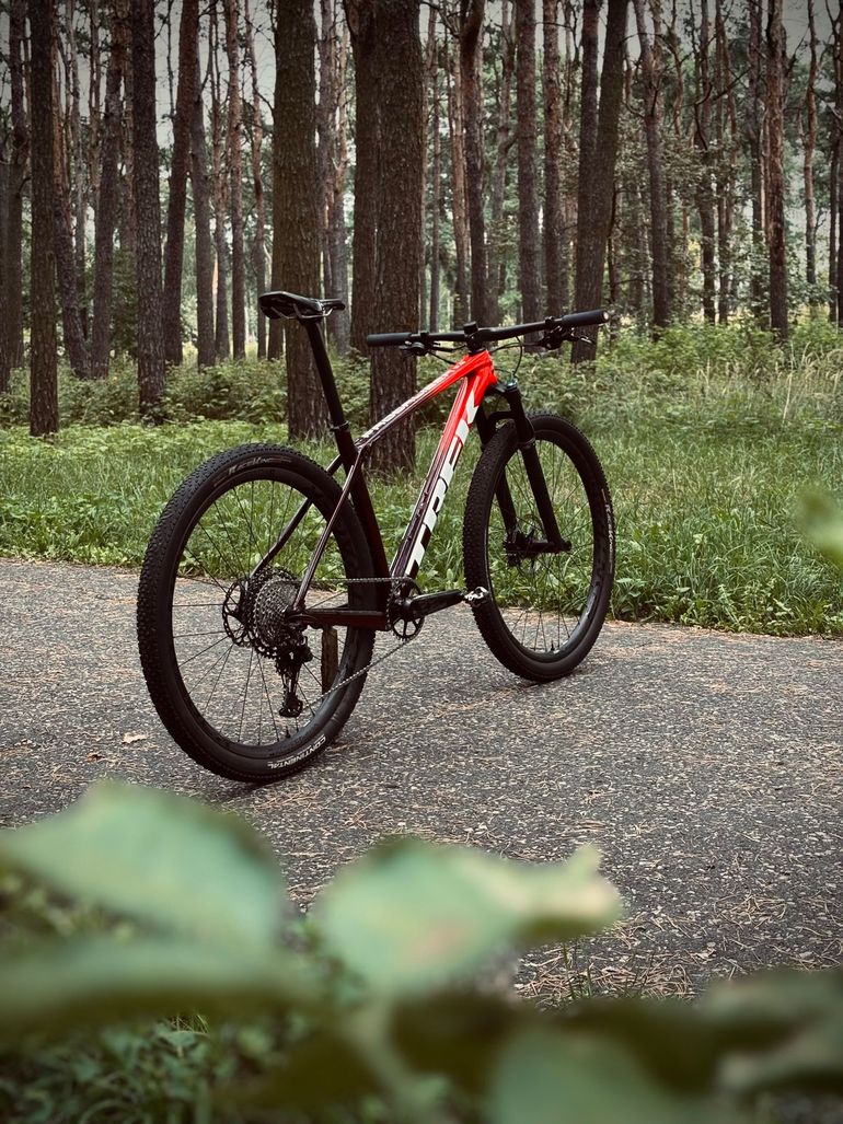 Used Trek Procaliber 9.8 2023 2023 Mountainbike, Red, 29 — image 1 of 11