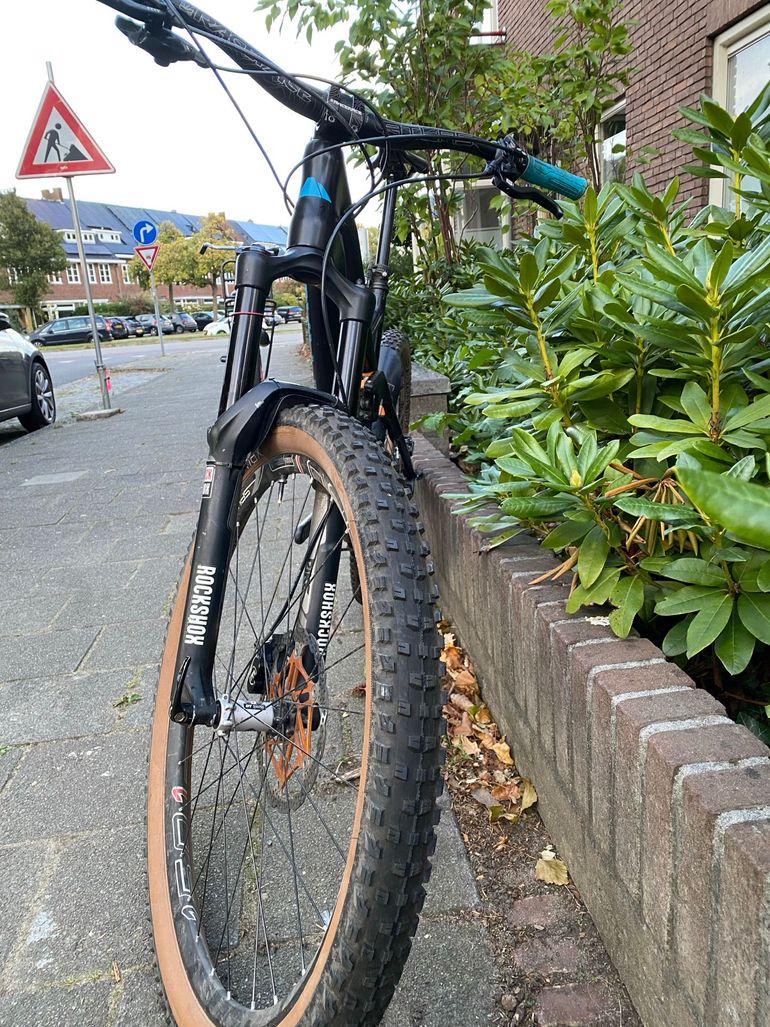 Used Canyon Strive CF 7 2017 2017 Mountainbike, Black — image 2 of 9