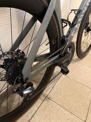 Gebrauchtes Canyon Aeroad CF SL 8 Disc 2023 2023 Road & Gravel, Hellgrau — Bild 3 von 4