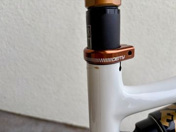 Used Specialized Stumpjumper EVO Pro 2023 2023 Mountainbike, White, 29 — image 2 of 21
