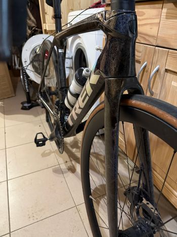Used Trek Émonda SLR 7 2024 2024 Road & Gravel — image 2 of 4