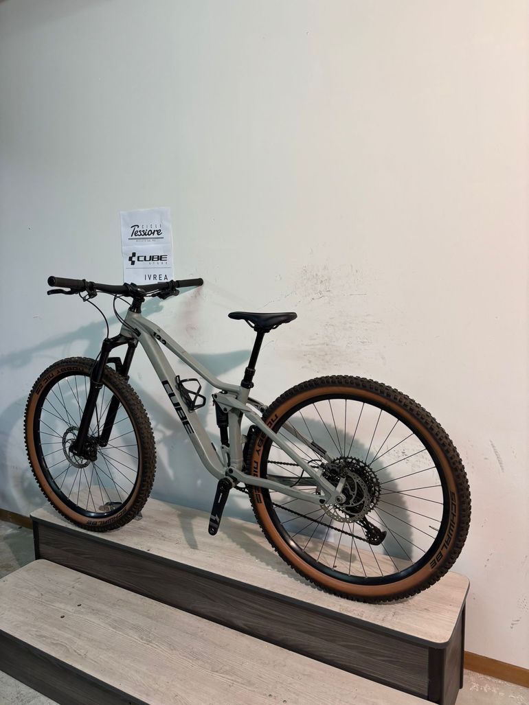 Used CUBE STEREO ONE22 PRO 2022 2022 Mountainbike, Light Gray, 27.5, 29 — image 3 of 15