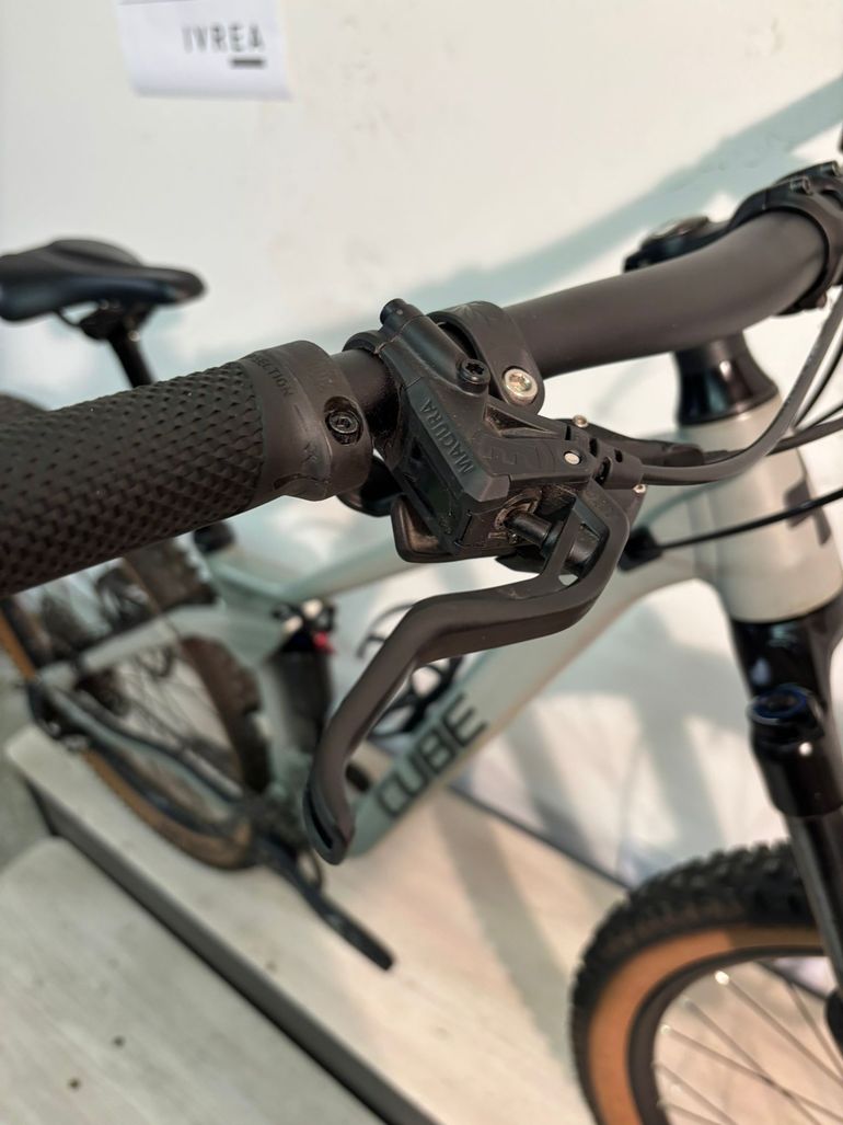 Used CUBE STEREO ONE22 PRO 2022 2022 Mountainbike, Light Gray, 27.5, 29 — image 5 of 15