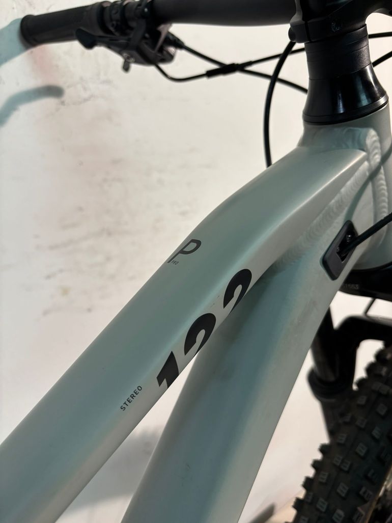 Used CUBE STEREO ONE22 PRO 2022 2022 Mountainbike, Light Gray, 27.5, 29 — image 9 of 15