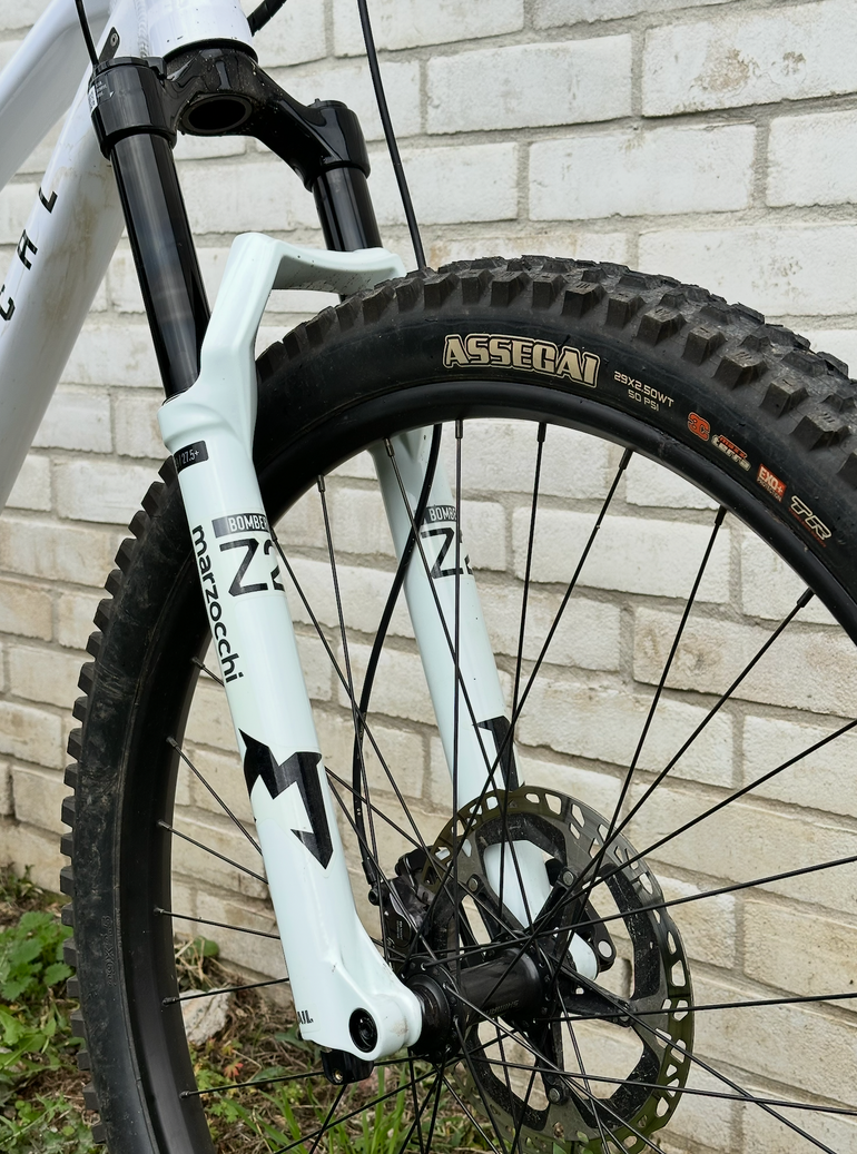 Used Commencal Meta Ht V3 2025 Mountainbike, White, 29 — image 7 of 9