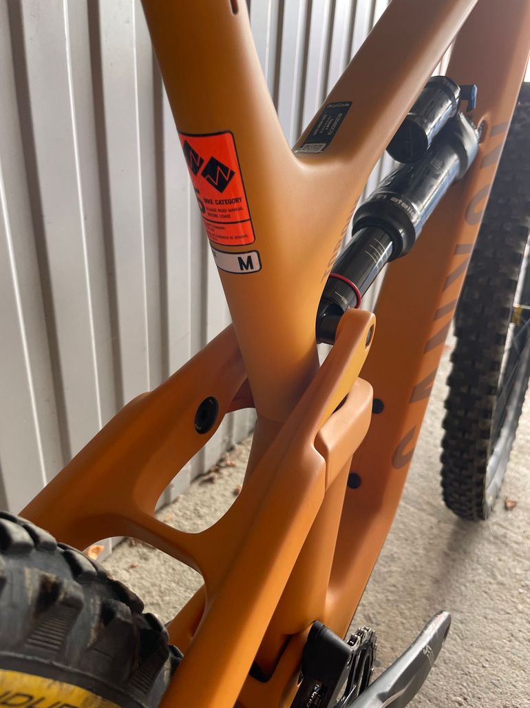 Canyon Torque CF7 29 (cadre Neuf) 2025 Mountainbike usato, Arancione — immagine 6 di 9