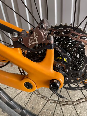Canyon Torque CF7 29 (cadre Neuf) 2025 Mountainbike usato, Arancione — immagine 5 di 9