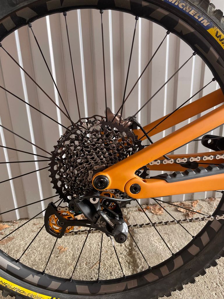 Canyon Torque CF7 29 (cadre Neuf) 2025 Mountainbike usato, Arancione — immagine 3 di 9