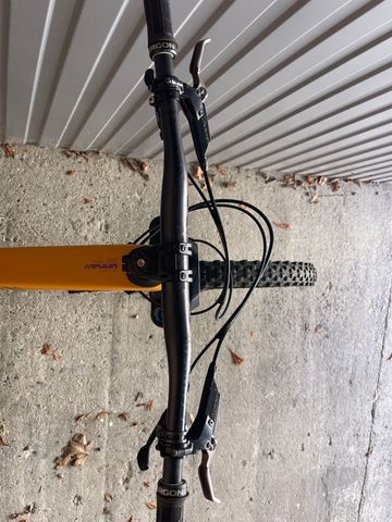 Canyon Torque CF7 29 (cadre Neuf) 2025 Mountainbike usato, Arancione — immagine 7 di 9
