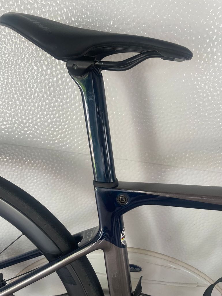 Used Orbea ORCA M20iLTD 2022 2022 Road & Gravel, Light Gray — image 9 of 17