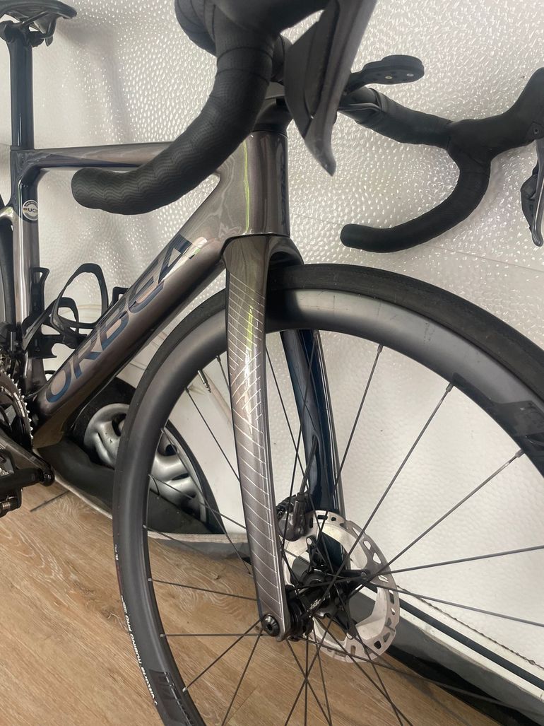 Used Orbea ORCA M20iLTD 2022 2022 Road & Gravel, Light Gray — image 11 of 17
