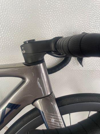 Used Orbea ORCA M20iLTD 2022 2022 Road & Gravel, Light Gray — image 7 of 17