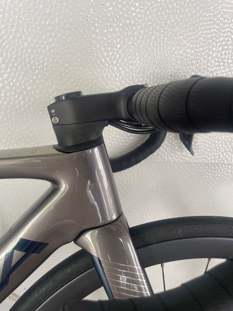 Used Orbea ORCA M20iLTD 2022 2022 Road & Gravel, Light Gray — image 7 of 17