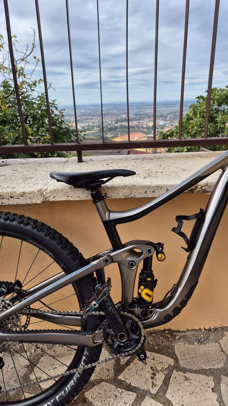 Used Giant Reign 29 2022 2022 Mountainbike, Black, 29 — image 6 of 6