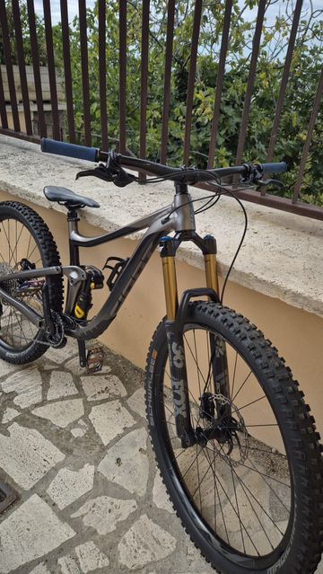 Used Giant Reign 29 2022 2022 Mountainbike, Black, 29 — image 2 of 6