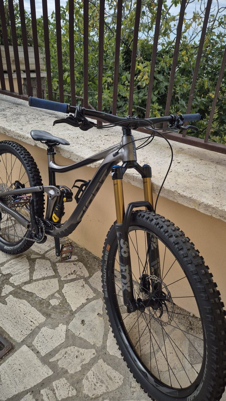 Used Giant Reign 29 2022 2022 Mountainbike, Black, 29 — image 2 of 6