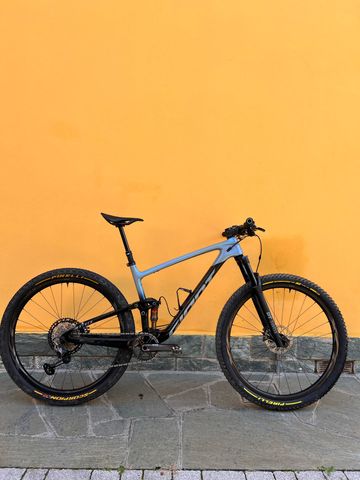 Used Giant Anthem 2025 Mountainbike, Light Gray — image 1 of 12