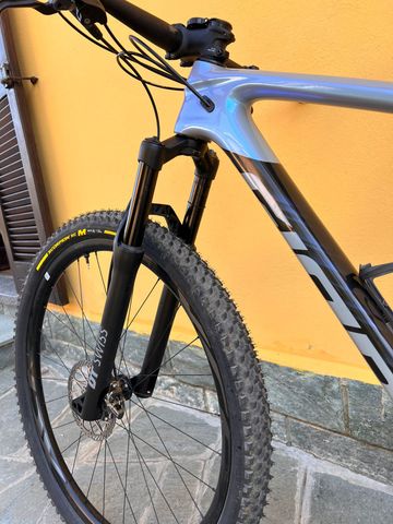 Used Giant Anthem 2025 Mountainbike, Light Gray — image 12 of 12