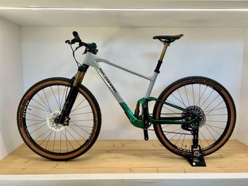 Used Lee Cougan Crossfire Trail 2025 Mountainbike, White — image 2 of 3