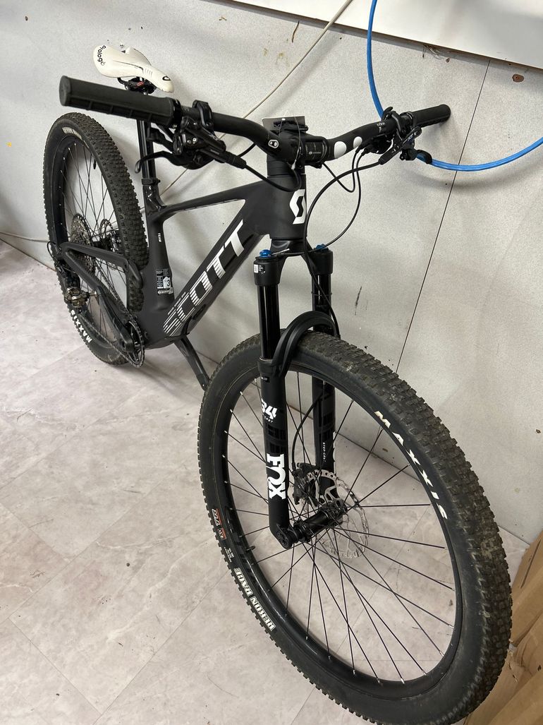 Used Scott Spark RC Team 2024 2024 Mountainbike, Black, 29 — image 4 of 5