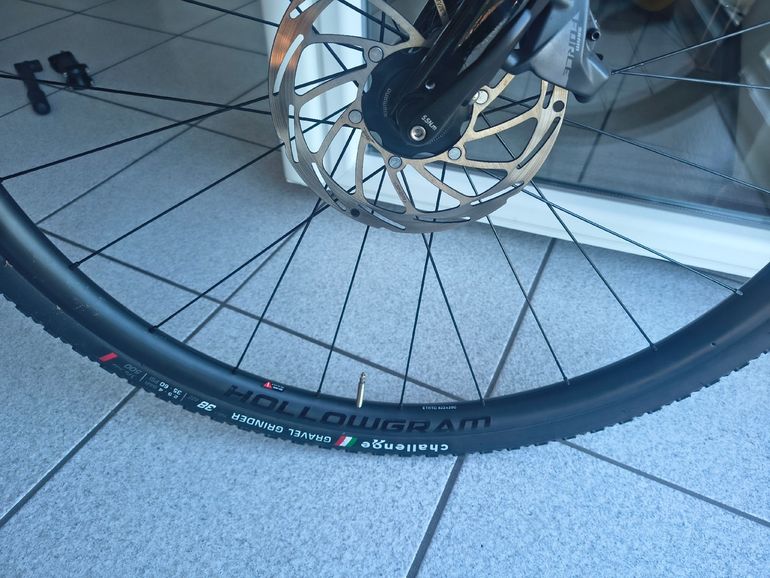 Used Giant Revolt SRAM Force eTap AXS 2022 Road & Gravel, Black — image 5 of 5