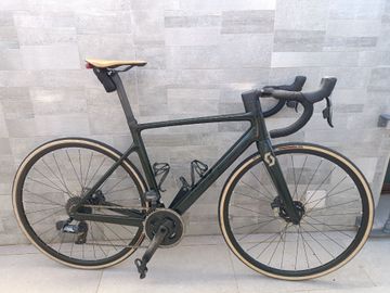 Used Scott Addict RC 20 2021 2021 Road & Gravel, Green — image 1 of 7