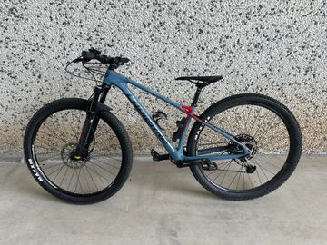 Used Lapierre Prorace CF 6.9 2023 2023 Mountainbike, Light Gray, 29 — image 1 of 4