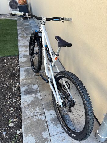 Canyon Torque Mullet AL 7 2023 2023 Mountainbike usato, Grigio chiaro — immagine 3 di 5