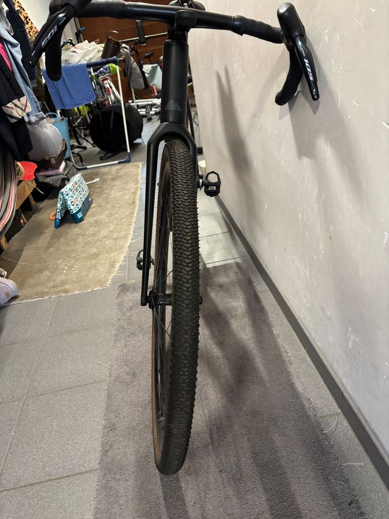 Used Canyon Grail 2024 Road & Gravel, Light Gray — image 13 of 17