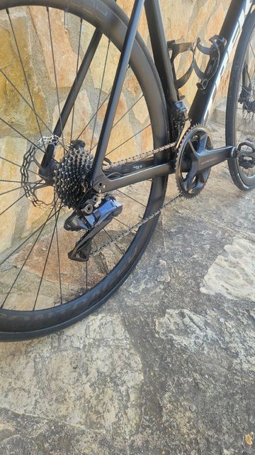 Used Trek Emonda 2024 Road & Gravel, Black — image 3 of 5