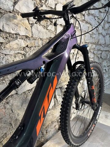 KTM Macina Kapoho Master 2022 Mountainbike usato, Viola — immagine 2 di 5
