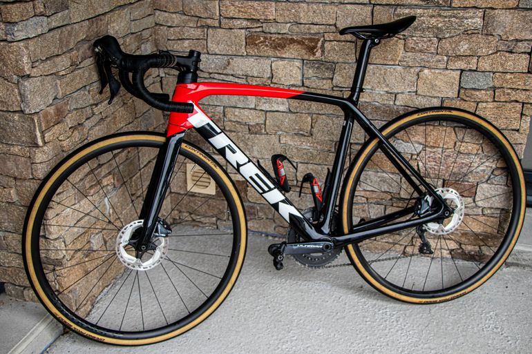 Used Trek SL6 Disque 2021 Road & Gravel, Red — image 8 of 9