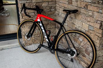 Used Trek SL6 Disque 2021 Road & Gravel, Red — image 9 of 9
