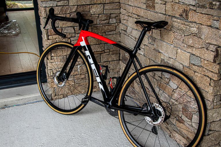 Used Trek SL6 Disque 2021 Road & Gravel, Red — image 9 of 9
