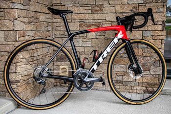 Used Trek SL6 Disque 2021 Road & Gravel, Red — image 1 of 9